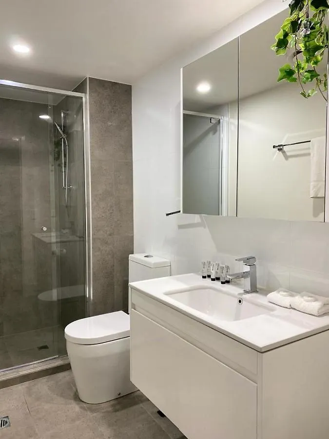 South Brisbane Epicentre - 2 Bed 2 Bath Apartment 0*,